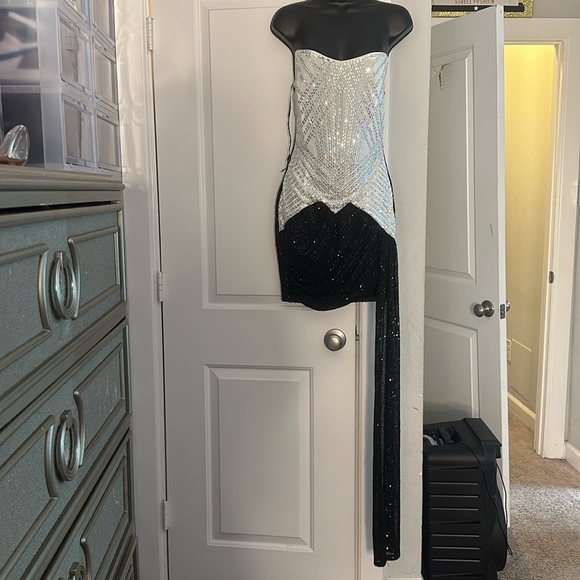 Sequin glam dress - Picture 4 of 8